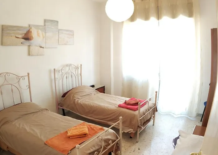 Train Station Comfy דירה בארי