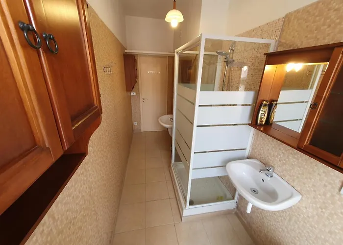 דירה Train Station Comfy *