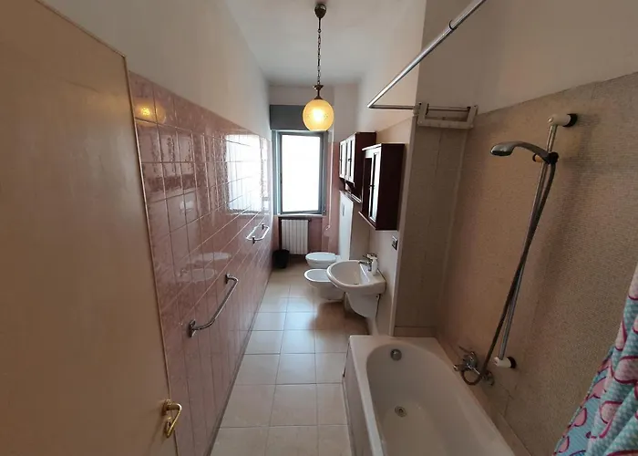 דירה Train Station Comfy